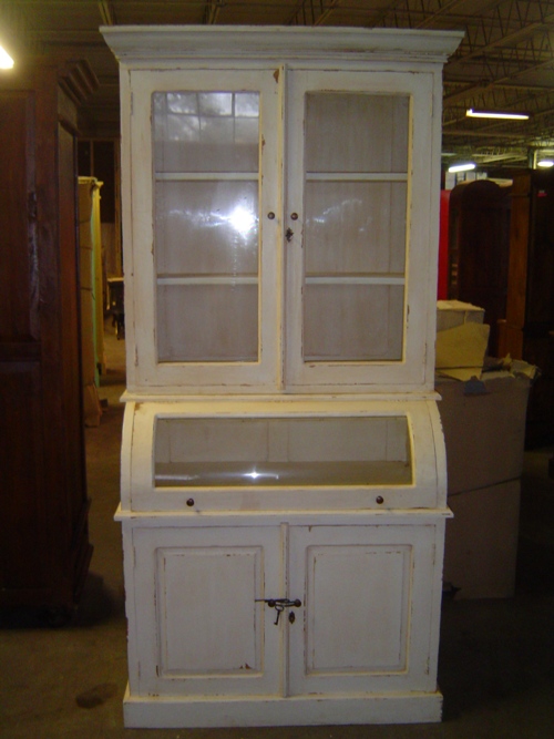 4-Door Cabinete W/ Roll Top Base